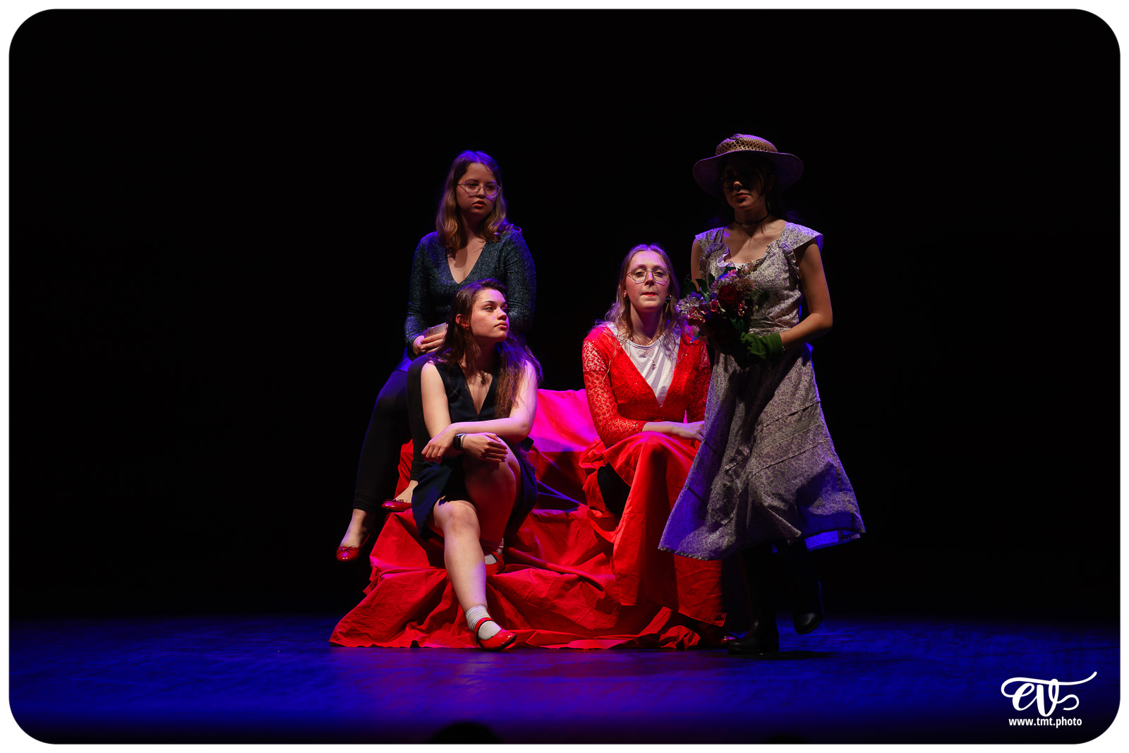 BLANCHE-NEIGE FOUTUE FORET